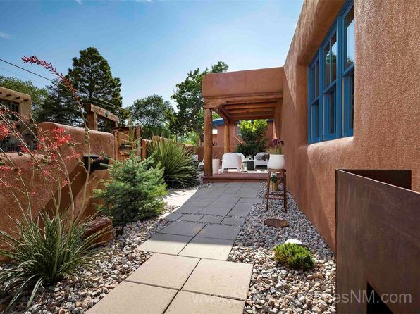 House for sale: $1,100,000 – 624 Alto St, Santa Fe, NM 87501