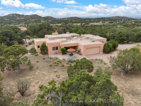 House for sale: $899,000 – 13 Calimo Cir, Santa Fe, NM 87505