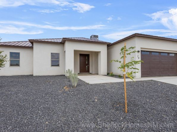 New construction: $570,000 – 28 2nd St NE, Rio Rancho, NM 87124