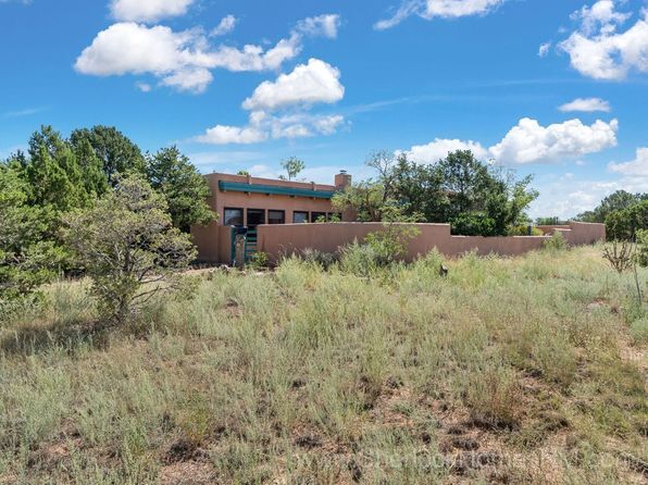 House for sale: $825,000 – 4 Camerada Rd, Santa Fe, NM 87508