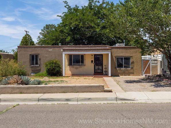 House for sale: $224,400 – 529 Grove St NE, Albuquerque, NM 87108