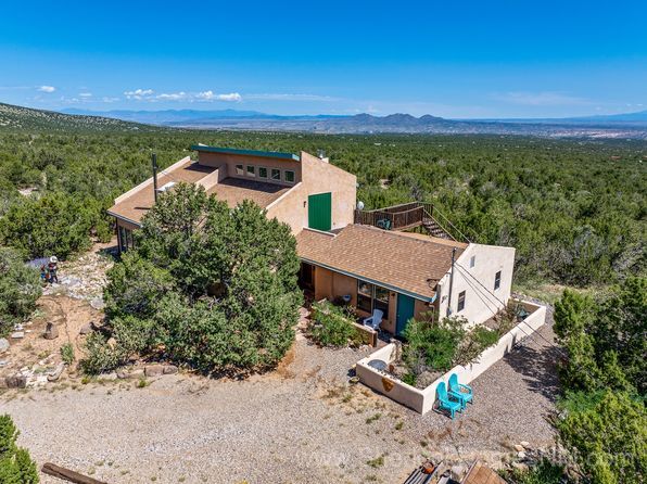 House for sale: $649,000 – 63 Corazon De Oro, Cerrillos, NM 87010