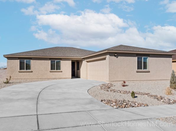 New construction: $329,900+ – Sandia Plan, Jardin De Belen