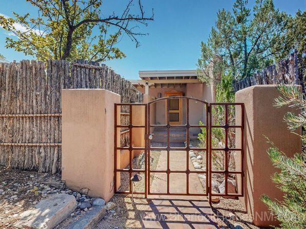 House for sale: $995,000 – 302 Los Arboles Dr, Santa Fe, NM 87501